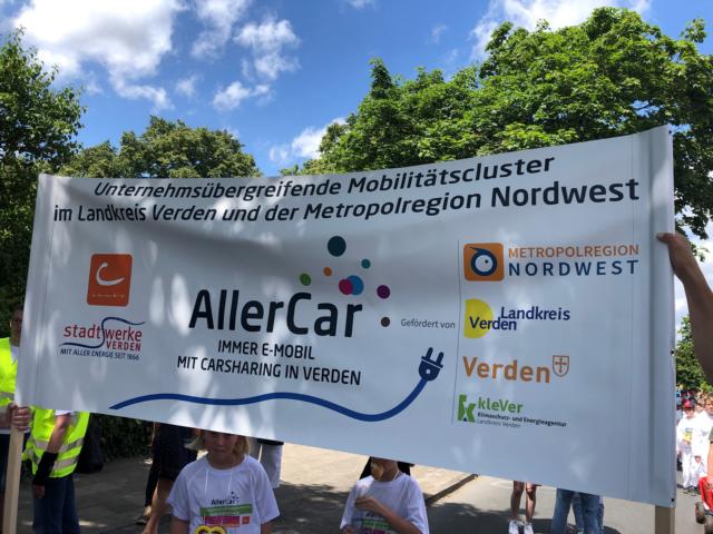 Plakat mit den am Projekt UMoV beteiligten Organisationen